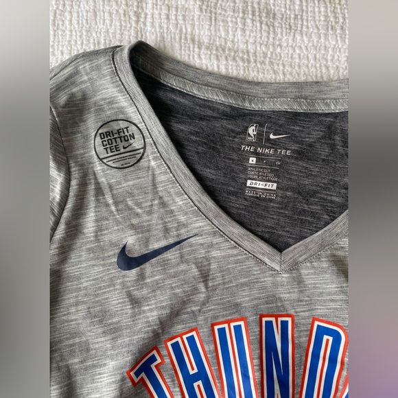 Oklahoma Thunder women’s shirt - Picture 2 of 3